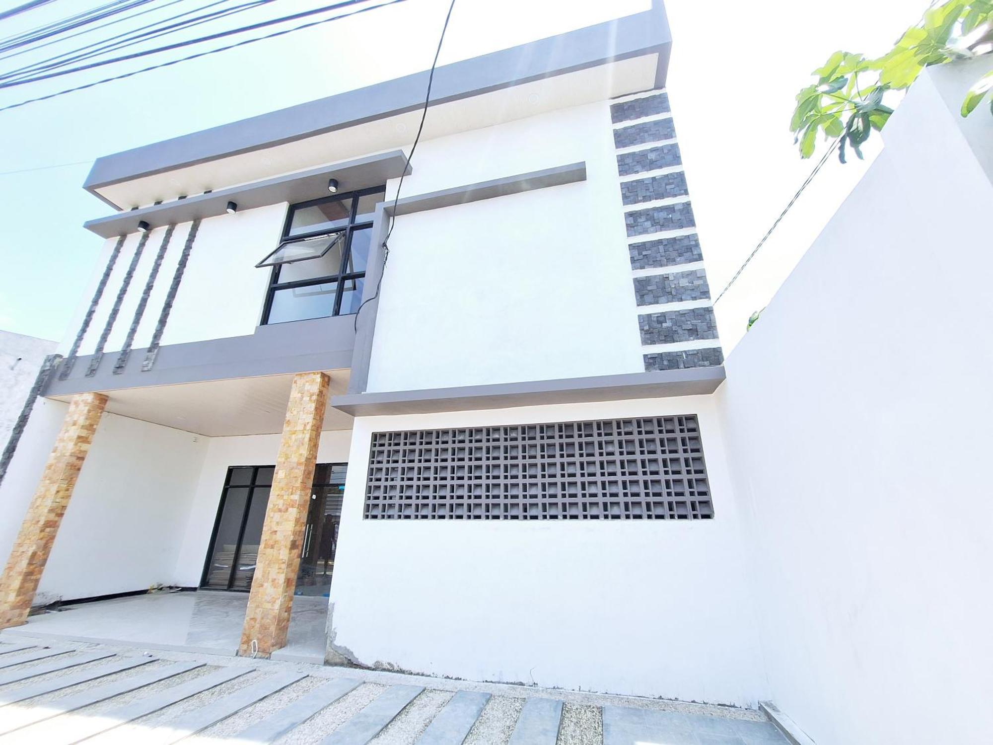 Reddoorz Near Stasiun Kediri Ξενοδοχείο Kediri  Εξωτερικό φωτογραφία